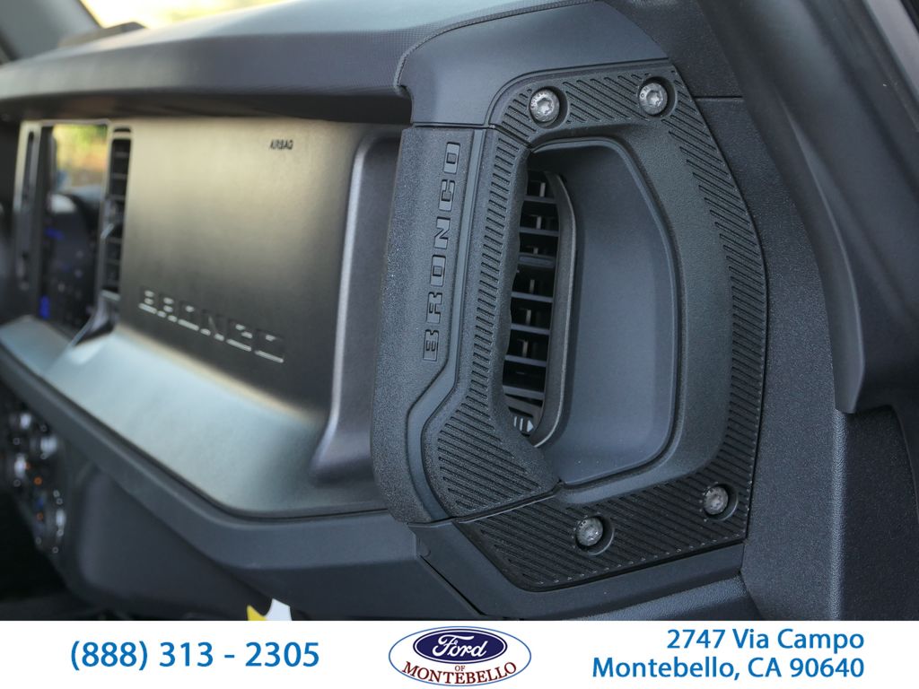 2025 Ford Bronco 4-Door Base - Photo 31