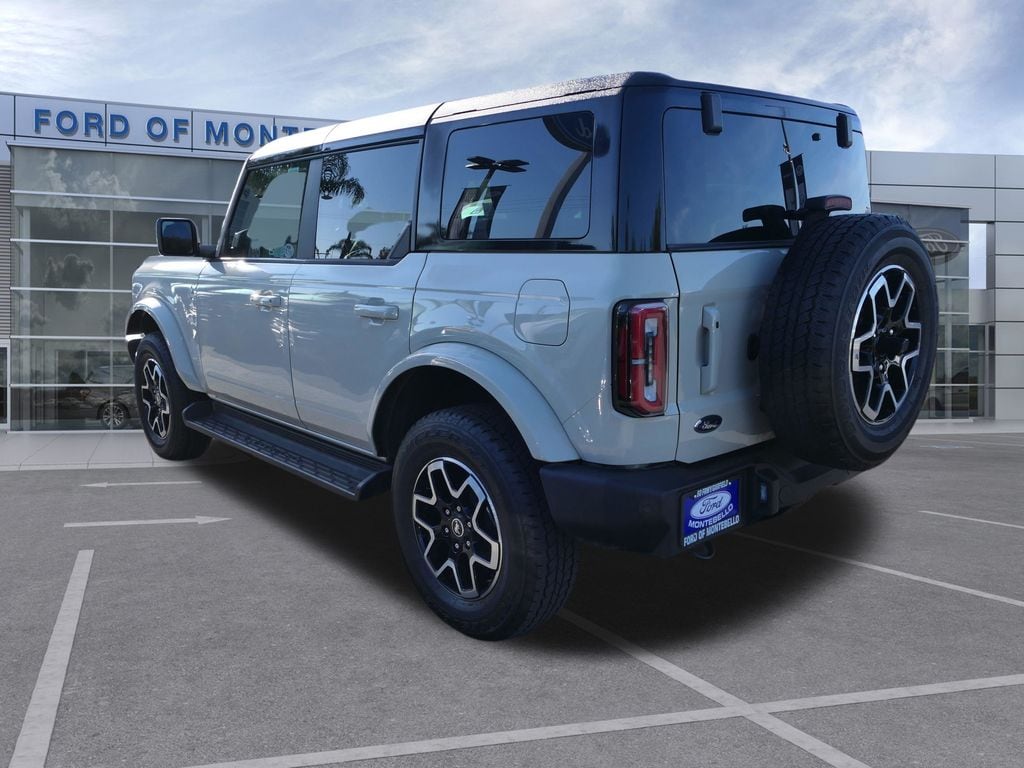 2025 Ford Bronco Outer Banks photo 6
