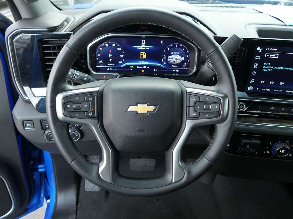 2025 Chevrolet Silverado 1500 LT - Photo 21