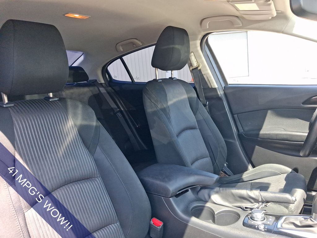 2016 Mazda Mazda3 i Sport photo 2