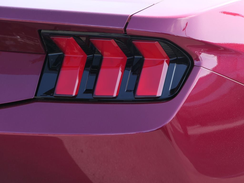 2026 Ford Mustang Ecoboost photo 4