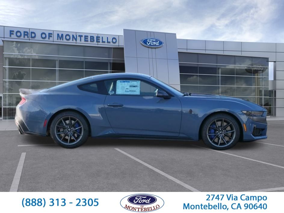 2024 Ford Mustang Dark Horse Premium photo 2
