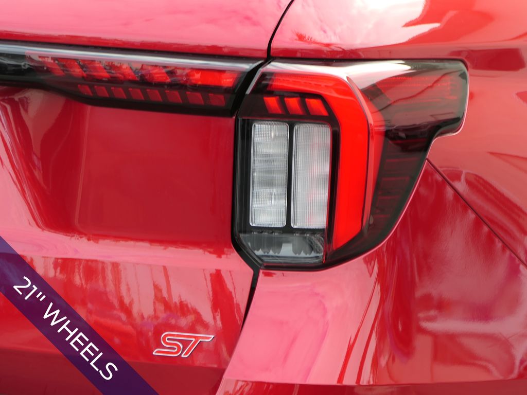 2025 Ford Explorer ST photo 4