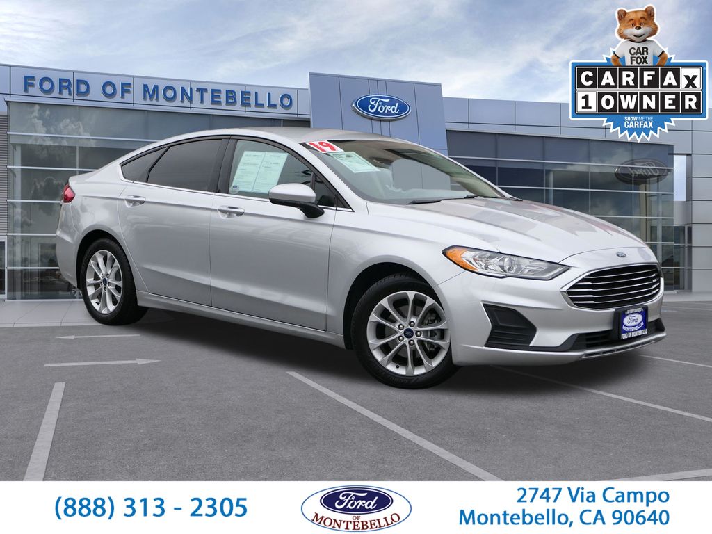 2019 Ford Fusion SE FWD's photo