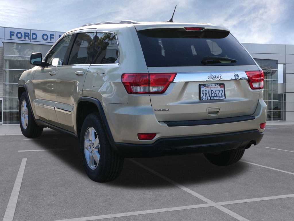2011 Jeep Grand Cherokee Laredo photo 6