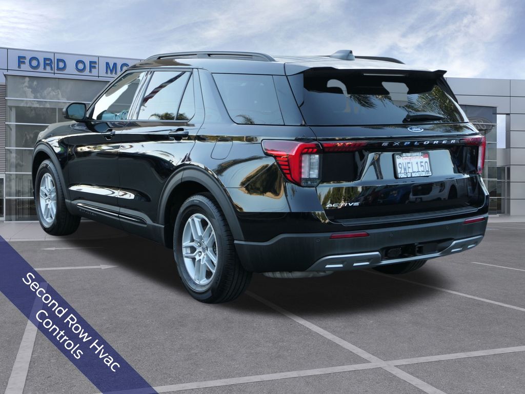 2026 Ford Explorer Active photo 6