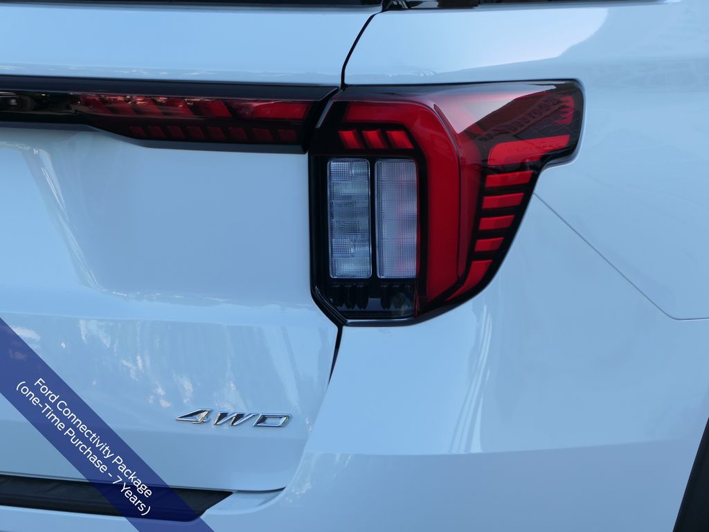 2026 Ford Explorer Active photo 4