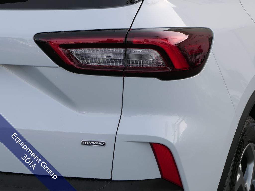 2025 Ford Escape Hybrid ST-Line photo 4