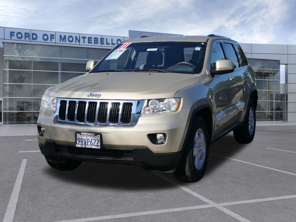 2011 Jeep Grand Cherokee Laredo photo 3