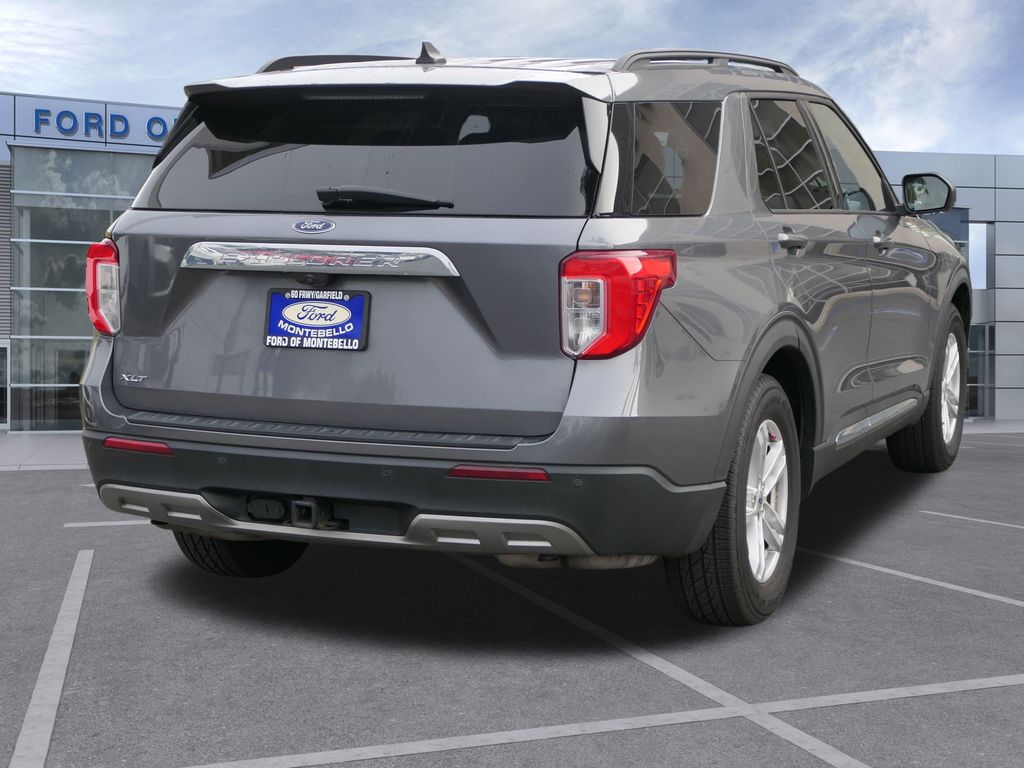 2021 Ford Explorer XLT photo 3