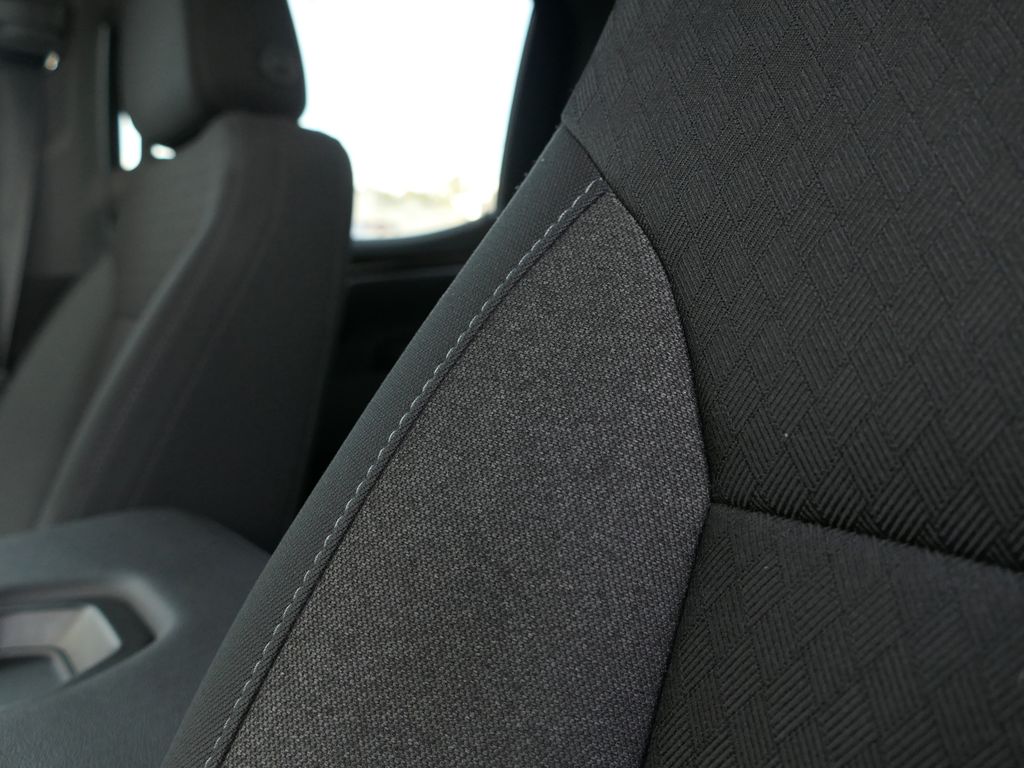 2025 Chevrolet Silverado 1500 LT - Photo 15