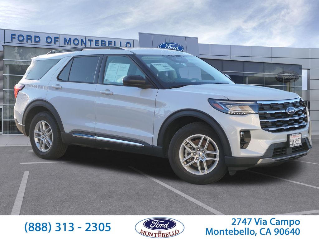 2025 Ford Explorer Active's photo