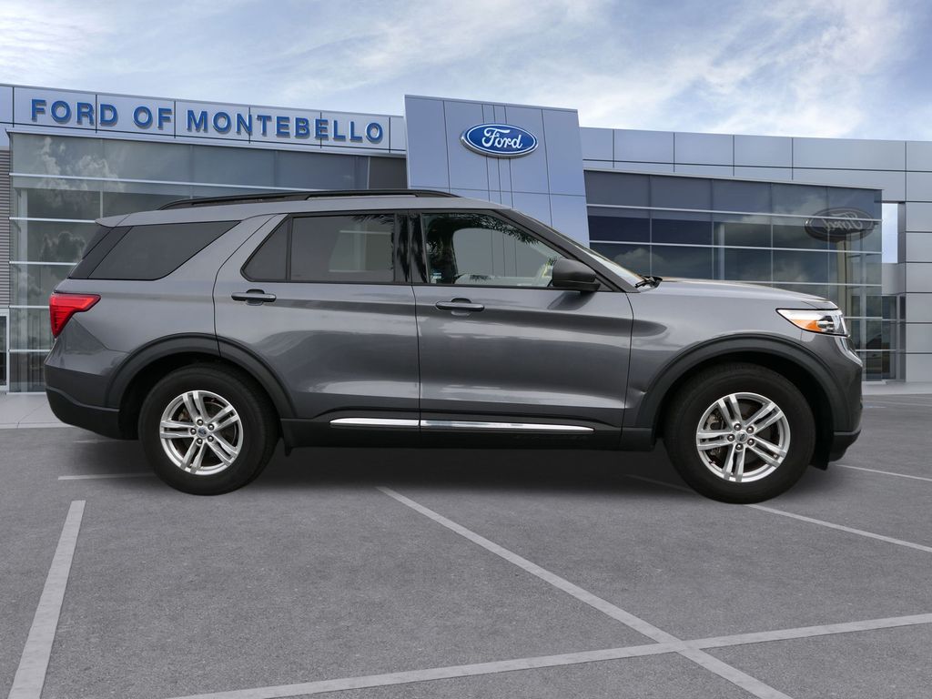 2021 Ford Explorer XLT photo 2