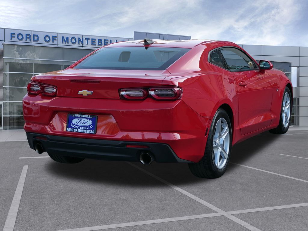 2023 Chevrolet Camaro 1LT photo 3