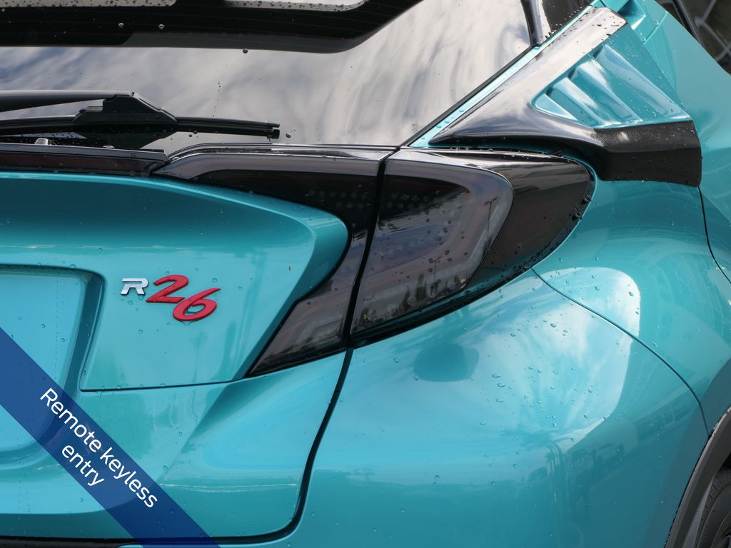 2018 Toyota C-HR XLE Premium photo 4