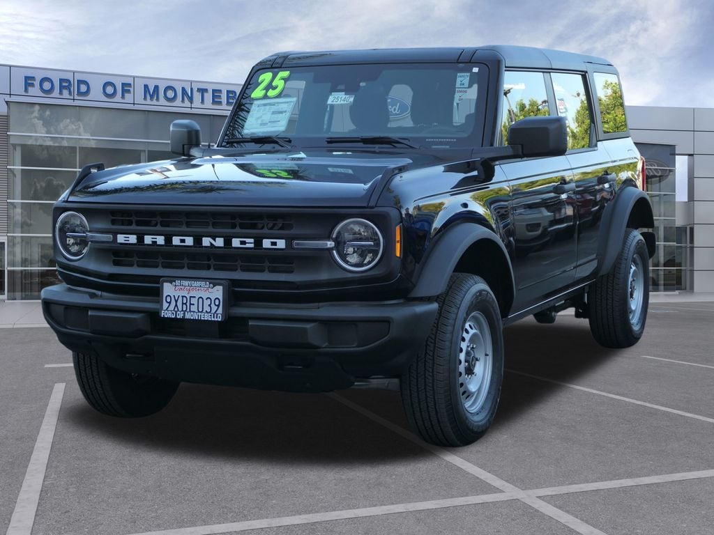 2025 Ford Bronco Base photo 3