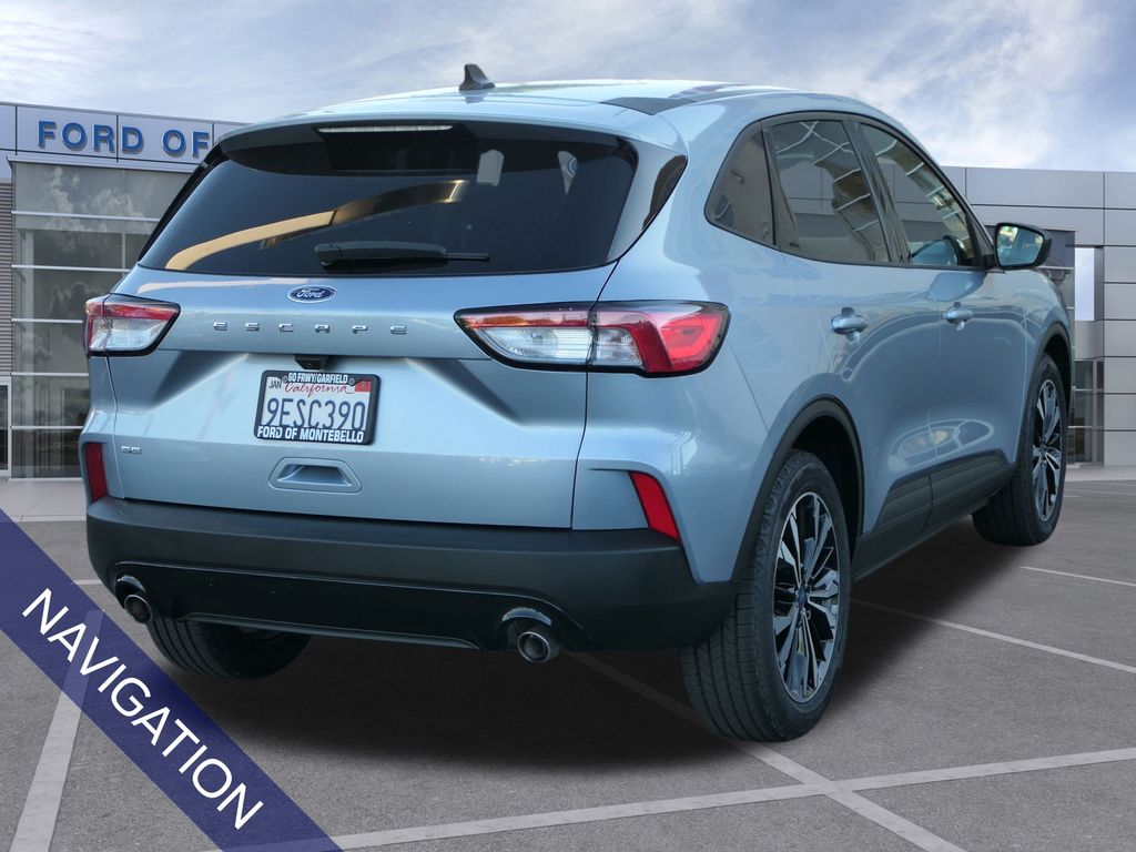 2022 Ford Escape SE photo 3