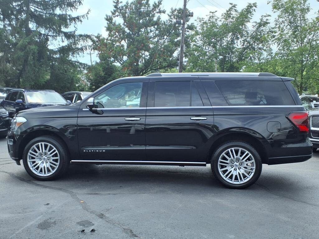 2024 Ford Expedition MAX Platinum photo 2
