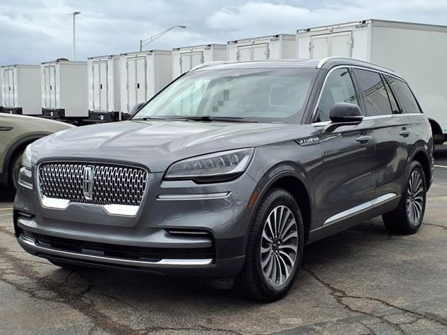 2023 Lincoln Aviator Standard photo 2