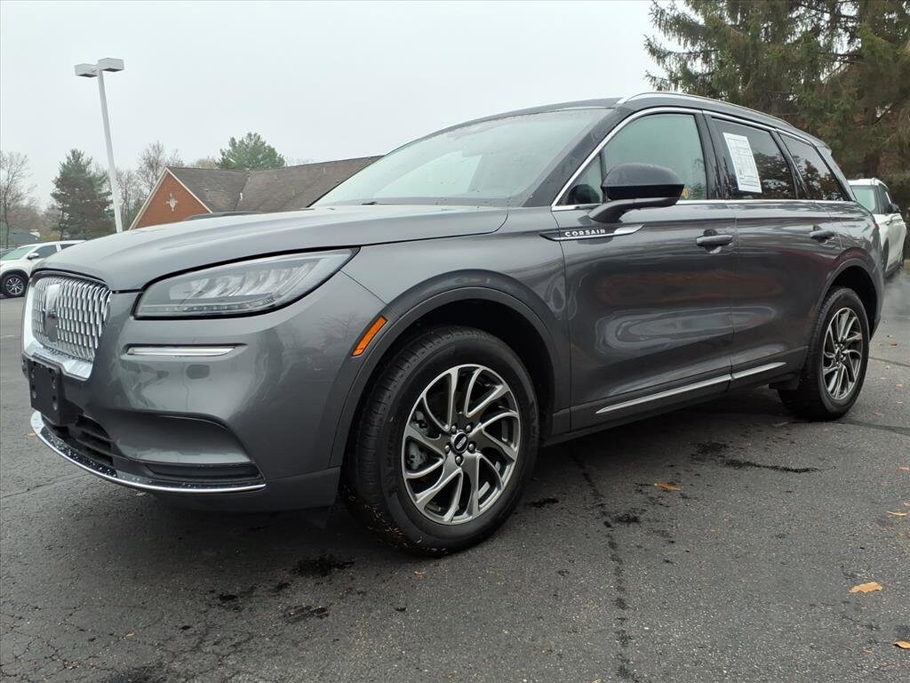 2022 Lincoln Corsair Standard photo 3