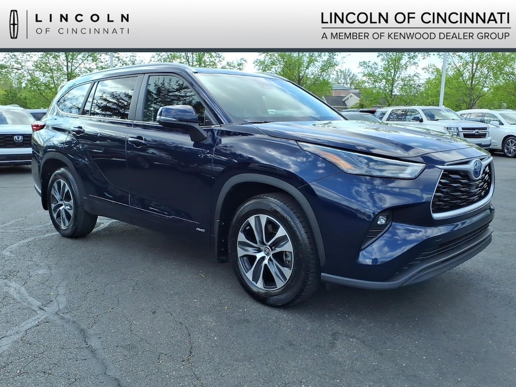 Used 2023 Toyota Highlander Hybrid XLE SUV