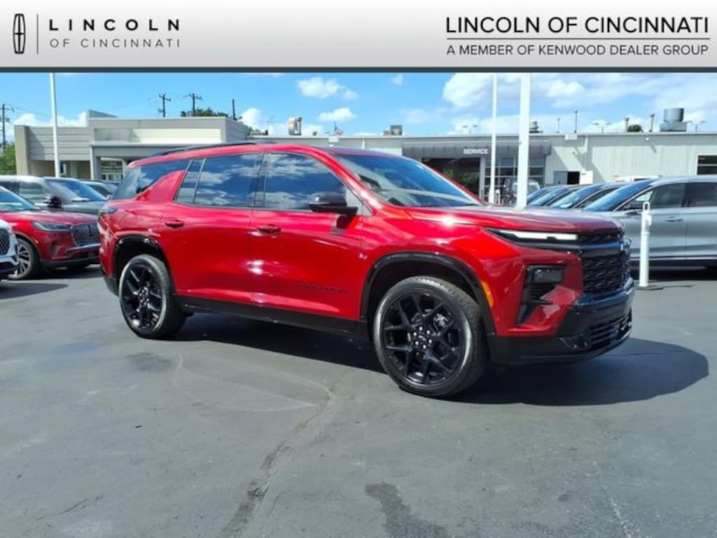 Used 2025 Chevrolet Traverse RS SUV