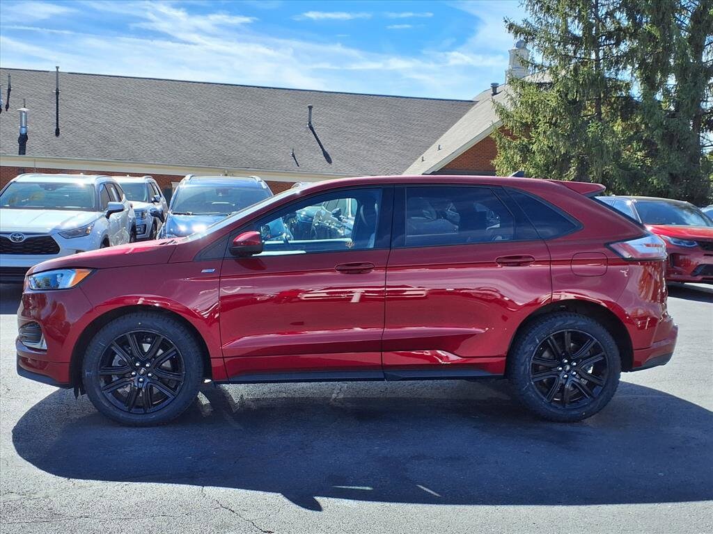 2021 Ford Edge SEL photo 3