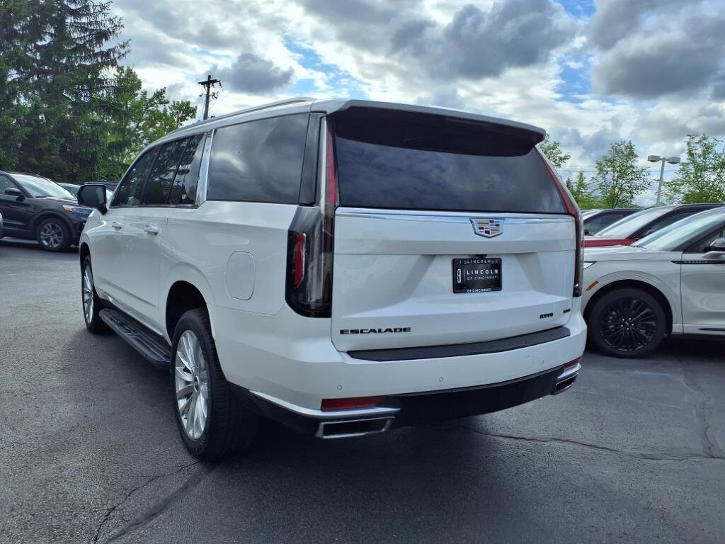 2022 Cadillac Escalade ESV Luxury photo 4