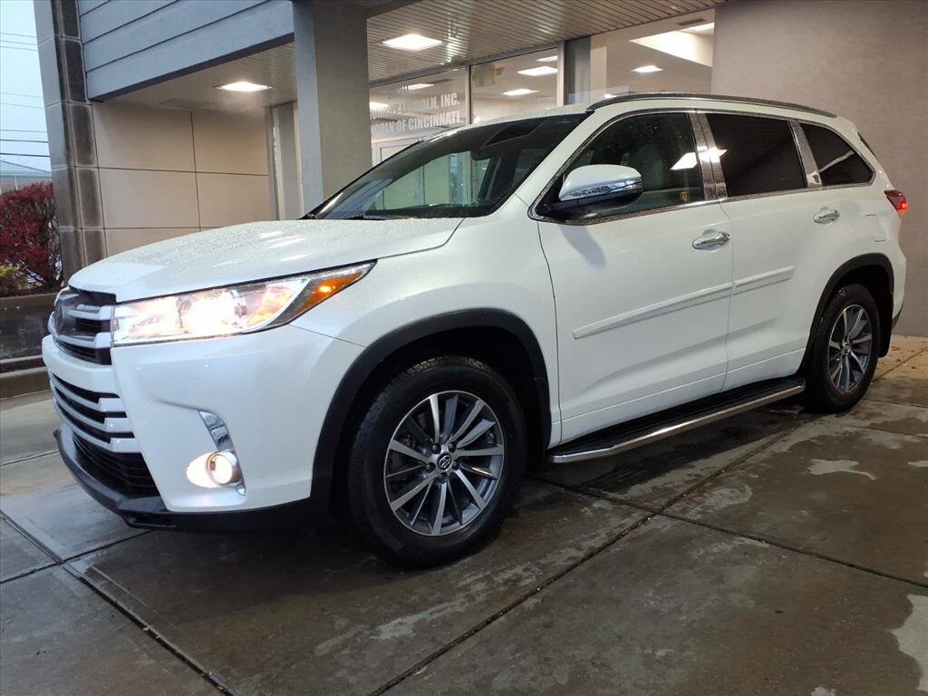 2018 Toyota Highlander SE XLE photo 3