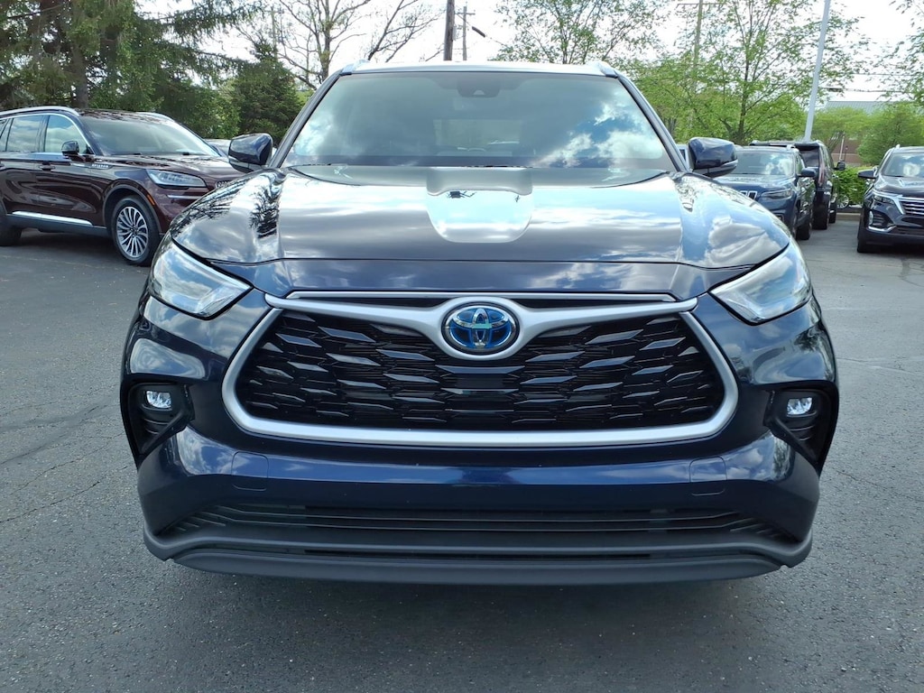 Used 2023 Toyota Highlander Hybrid XLE SUV