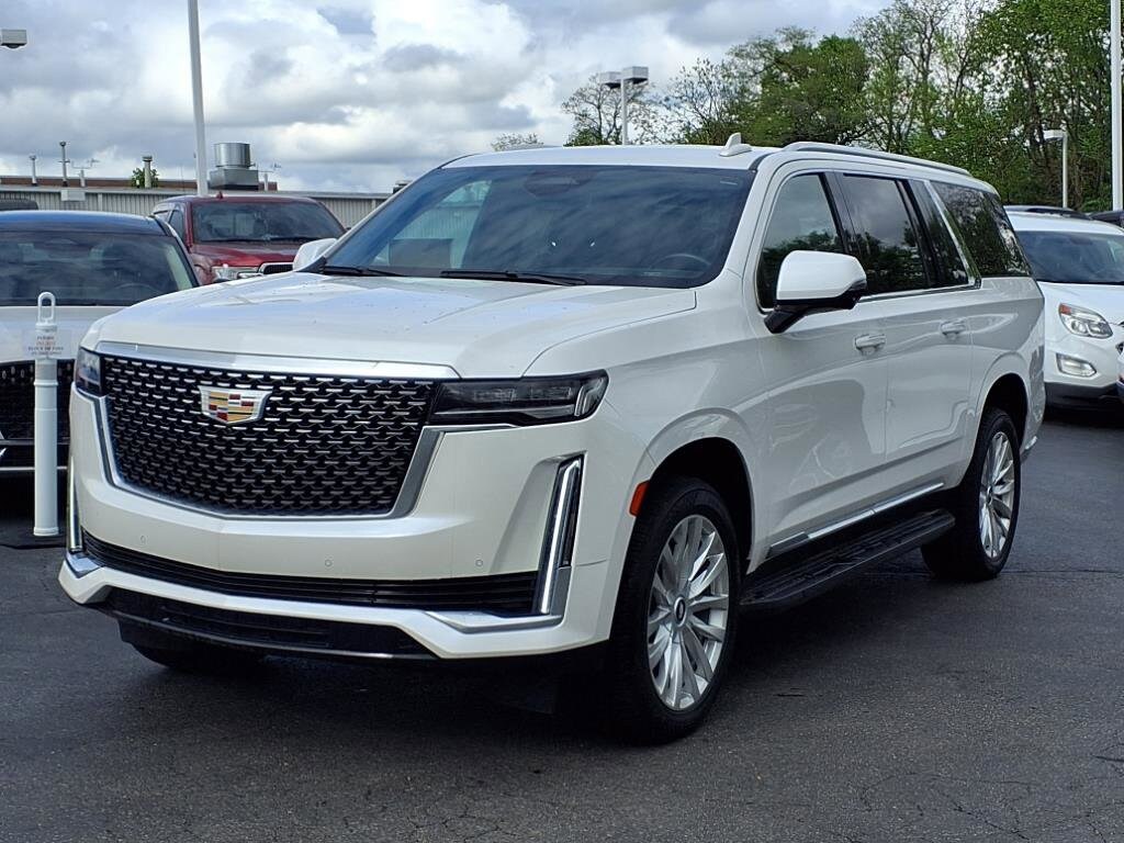 2022 Cadillac Escalade ESV Luxury photo 2