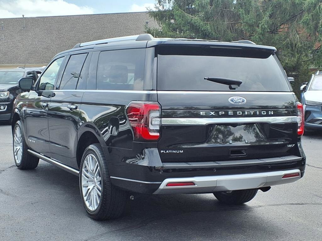 2024 Ford Expedition MAX Platinum photo 3