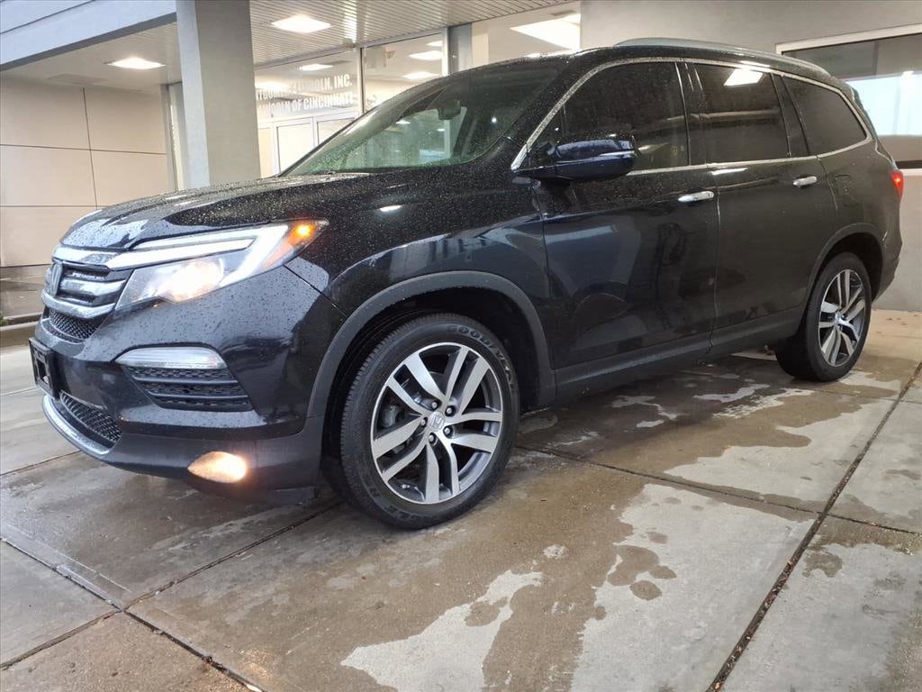 Used 2017 Honda Pilot Touring AWD SUV
