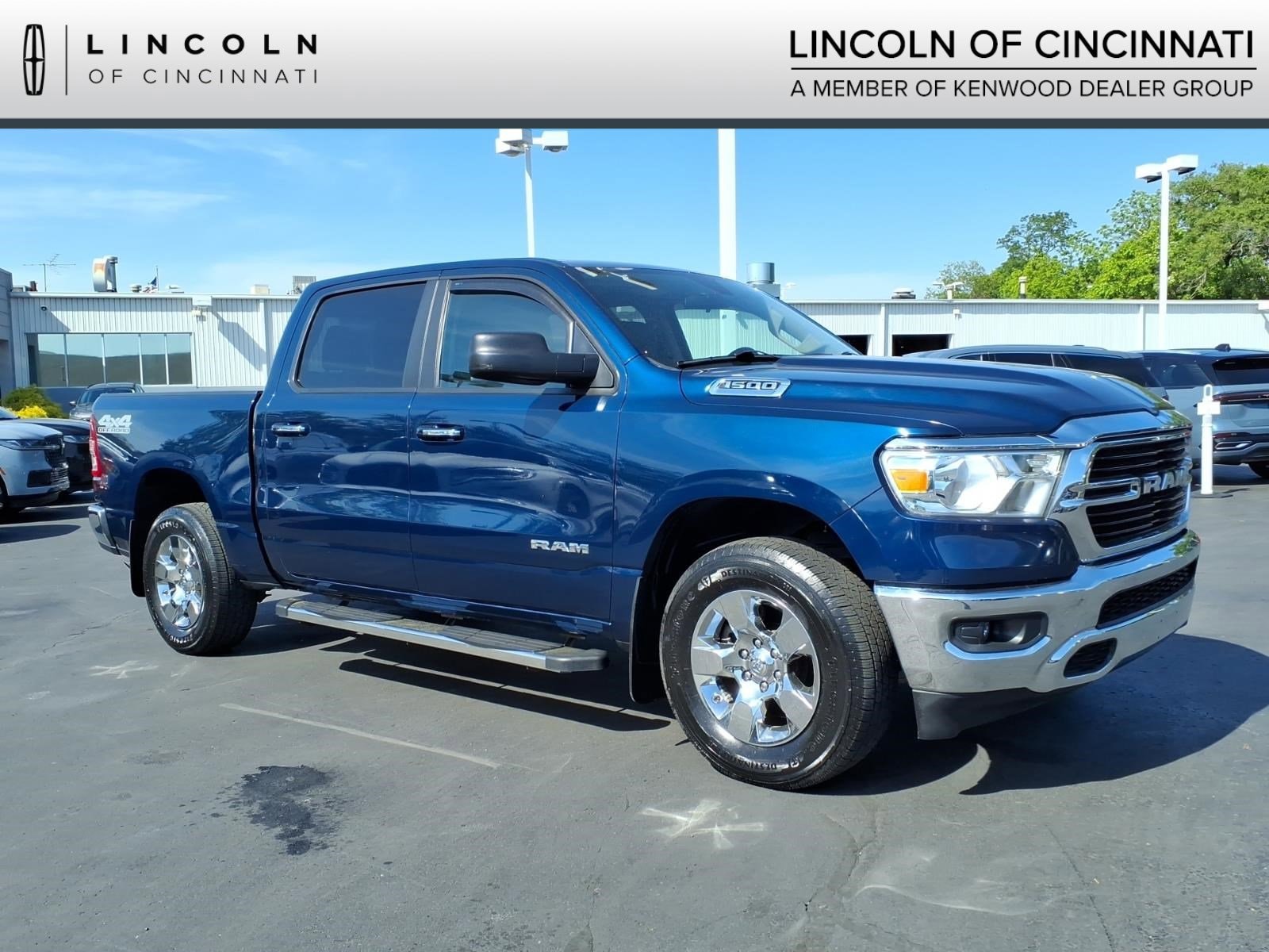 2020 RAM 1500 Big Horn/Lone Star 4x4 Crew Cab 5'7's photo
