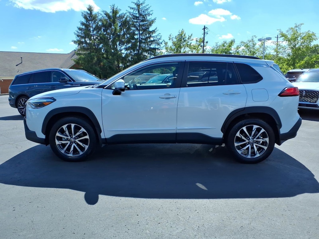 Used 2022 Toyota Corolla Cross XLE SUV