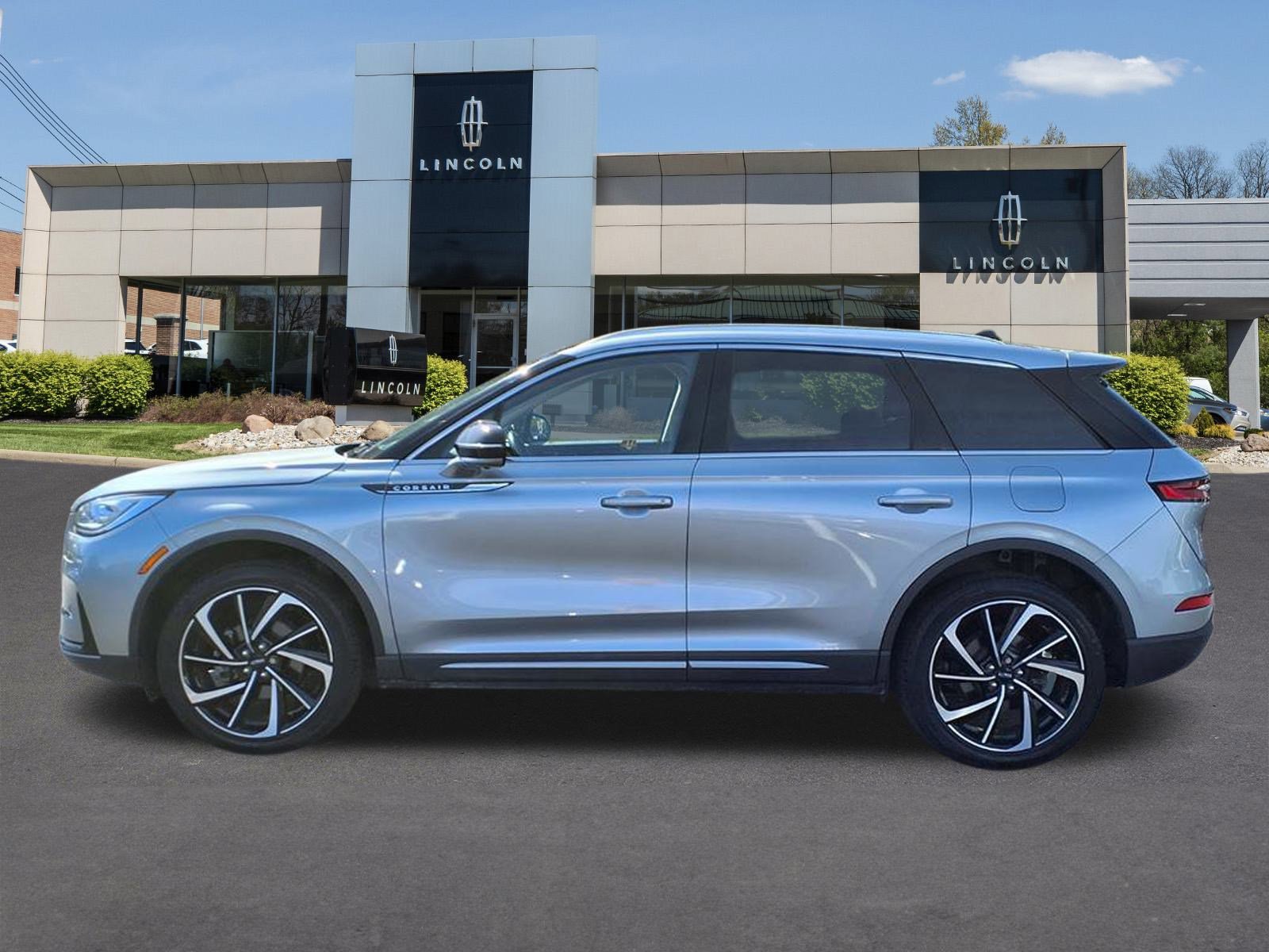 2023 Lincoln Corsair Reserve photo 3