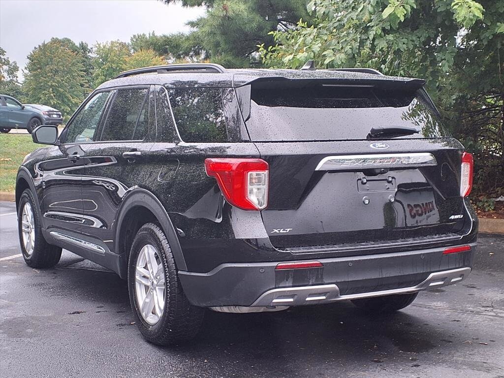 2023 Ford Explorer XLT photo 3