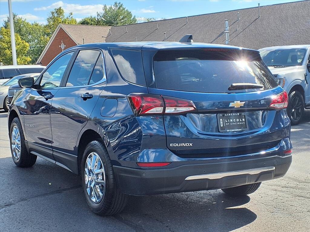 2023 Chevrolet Equinox photo 2