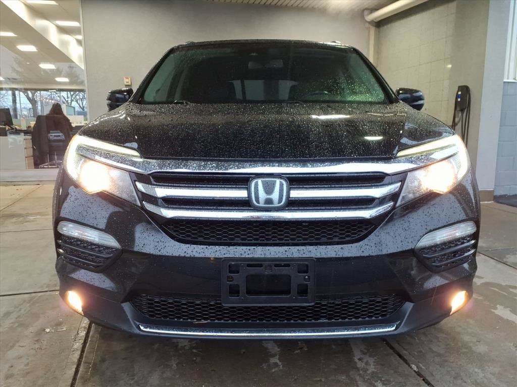Used 2017 Honda Pilot Touring AWD SUV