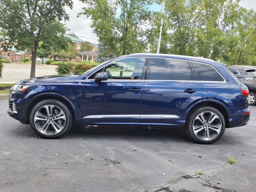 2021 Audi Q7 55 Premium photo 3