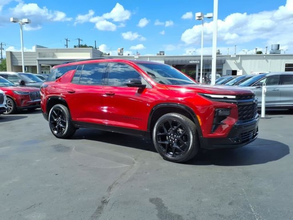Used 2025 Chevrolet Traverse RS SUV