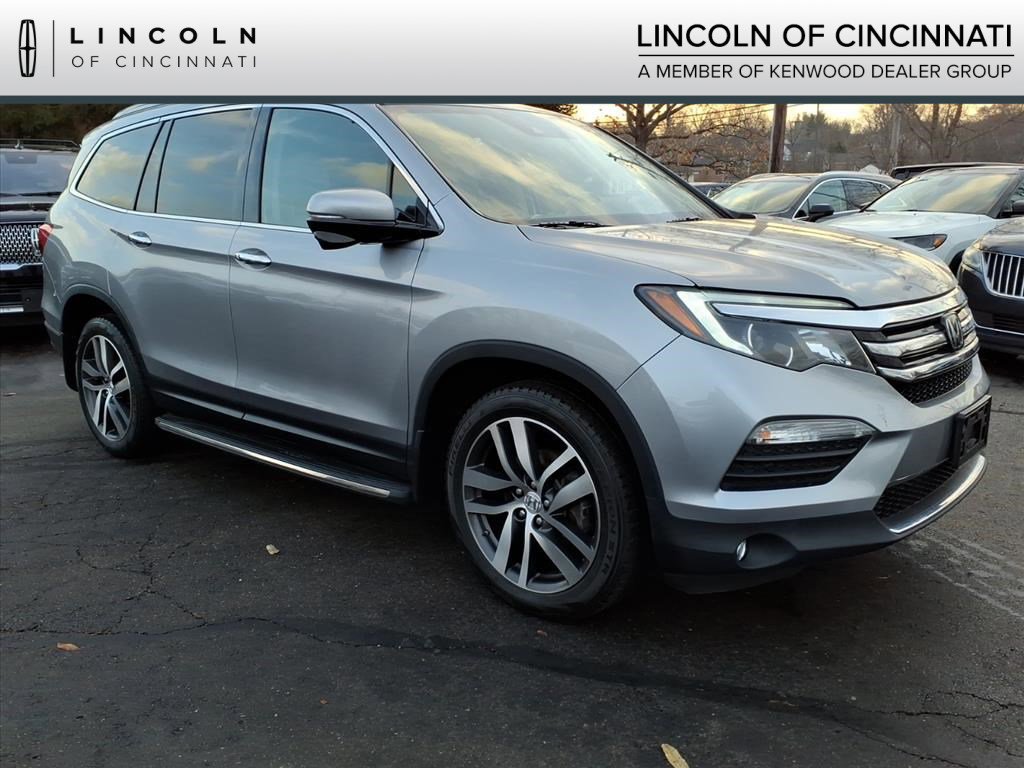 2017 Honda Pilot Touring's photo