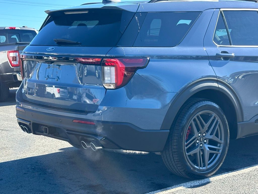 2026 Ford Explorer ST - Photo 36