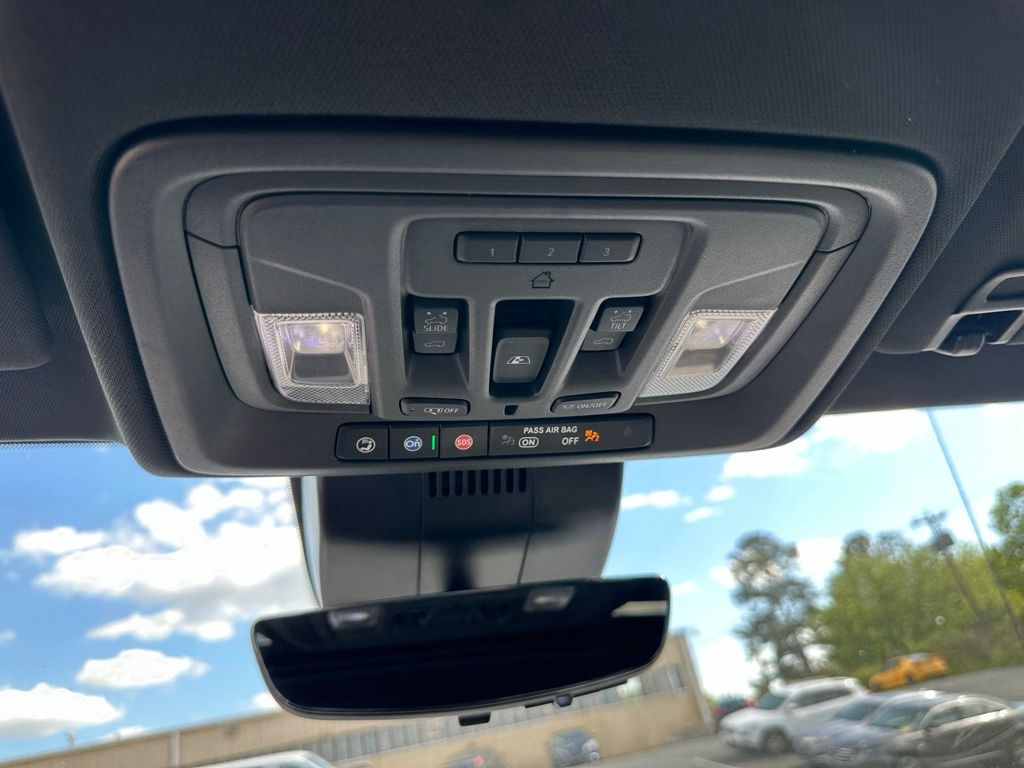 2023 Chevrolet Silverado 1500 ZR2 - Photo 35