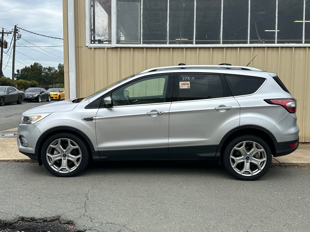 2017 Ford Escape Titanium photo 3