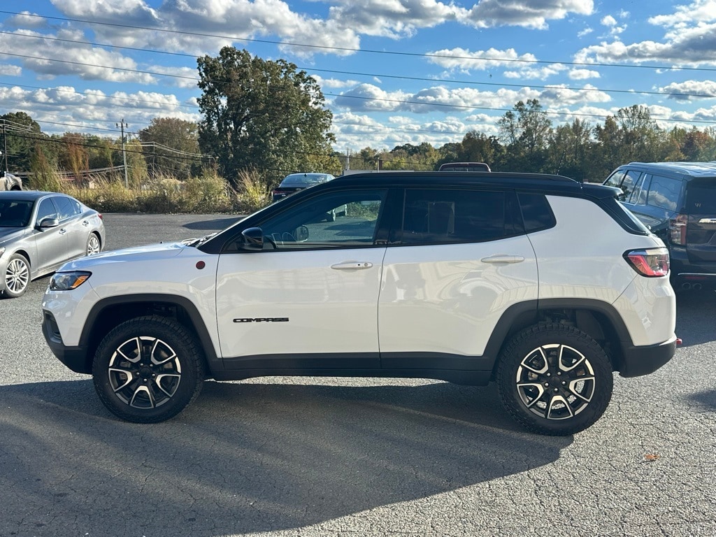 Used 2024 Jeep Compass Trailhawk SUV