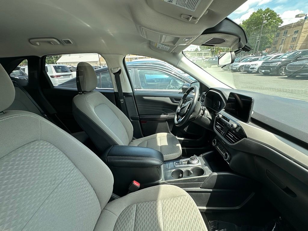 Used 2022 Ford Escape Hybrid SE SUV