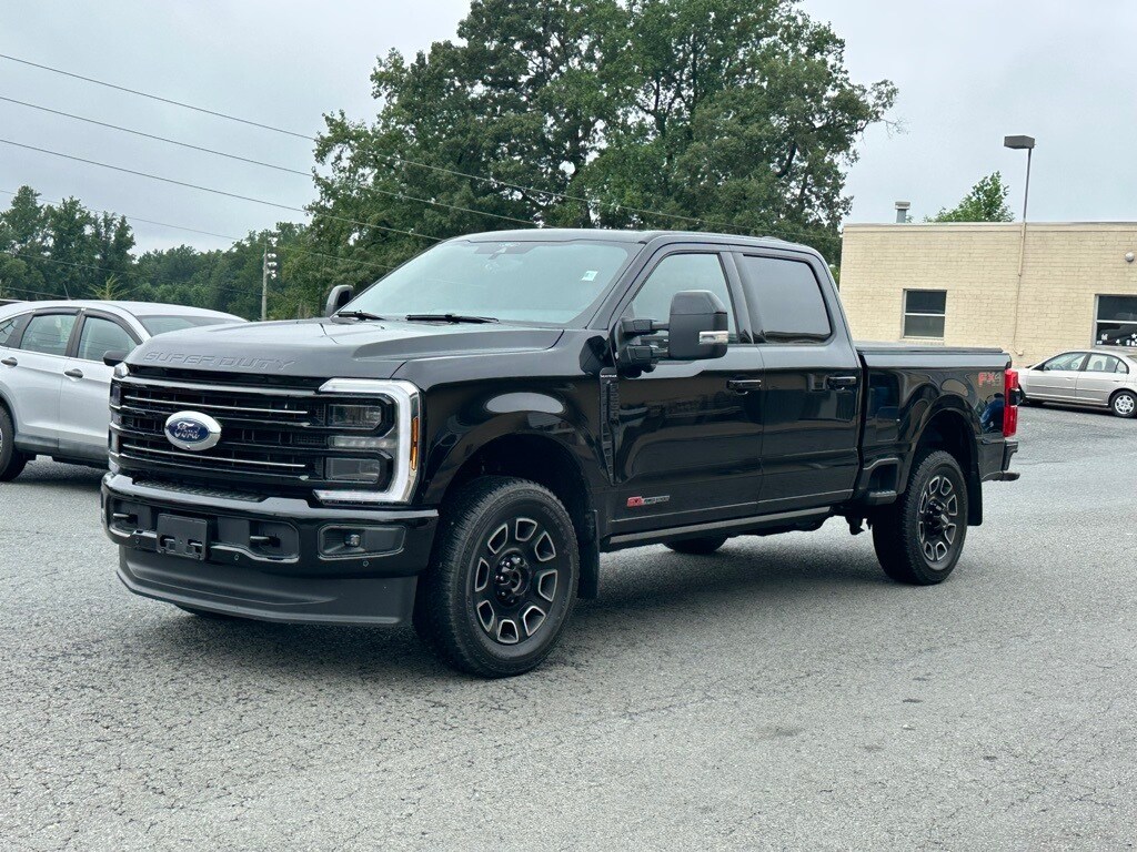 2025 Ford F-250 Platinum photo 2