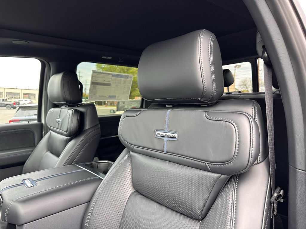 2026 Ford F-250 Super Duty Platinum - Photo 16