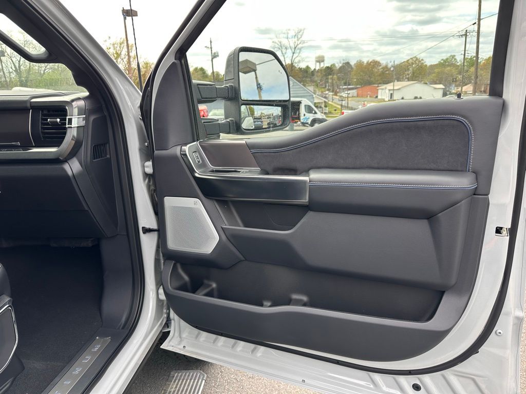 2026 Ford F-250 Super Duty Platinum - Photo 21